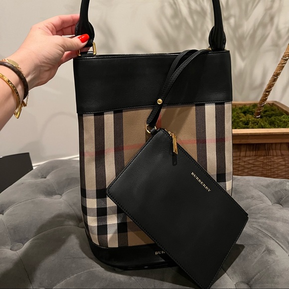 Authentic Burberry Bucket Bag - Picture 5 of 7